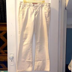 Levi off-white jeans with camel color stitching